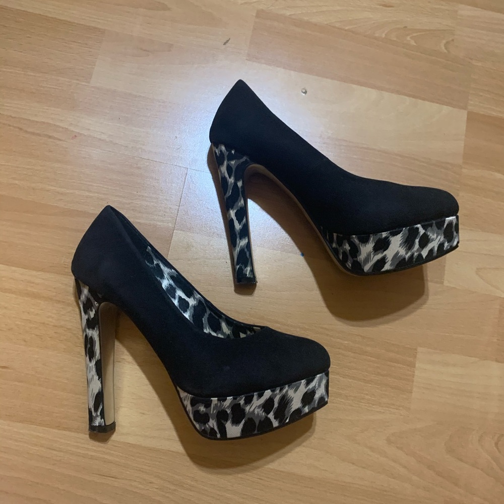 Cheetah Print Platform Pumps - Picture 2 of 5
